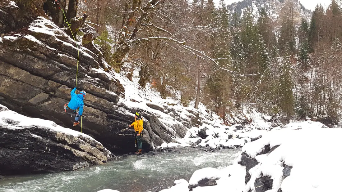 Canyoning Hivernal en Haute-Savoie